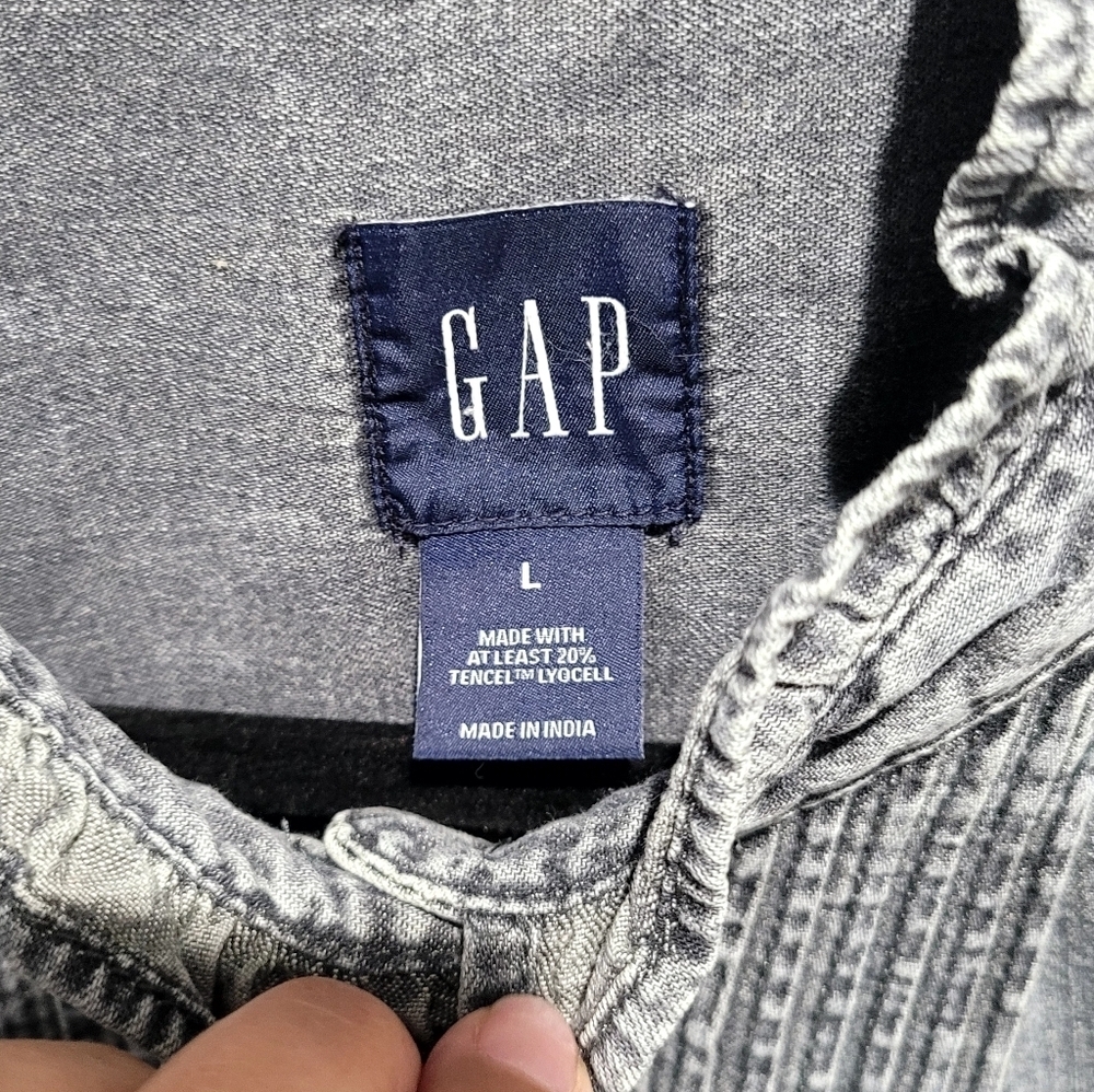 GAP Jeweled Pintuck Denim Button Up Grey Wash Shirt Size Large - Picture 4 of 11